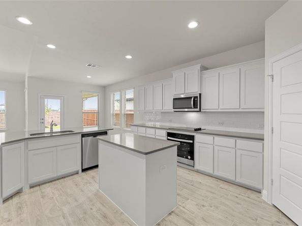 3005  Rembrandt  , Royse City Texas 75189