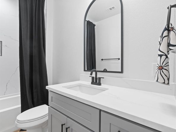 7811  Franco  , Dallas Texas 78235