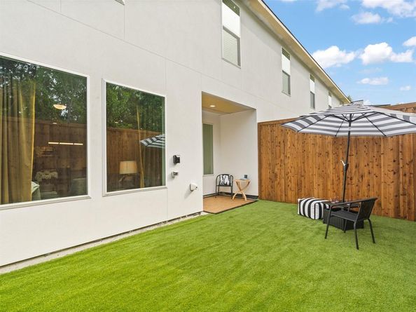 7811  Franco  , Dallas Texas 78235