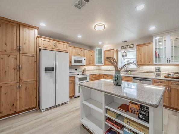3048  Golfing Green Drive , Farmers Branch Texas 75234