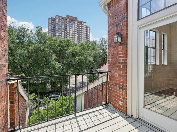3235  Cole Avenue  95, Dallas Texas 75204