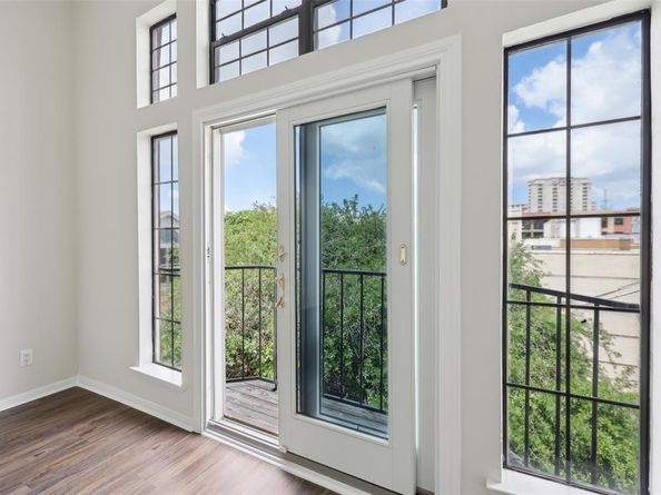 3235  Cole Avenue  95, Dallas Texas 75204