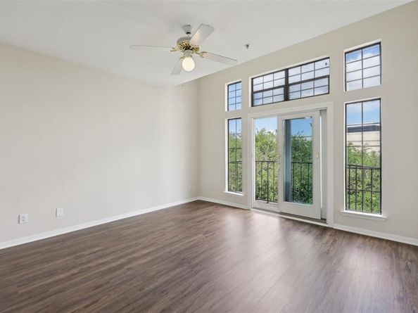 3235  Cole Avenue  95, Dallas Texas 75204
