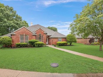 907  Sunpoint Circle 
