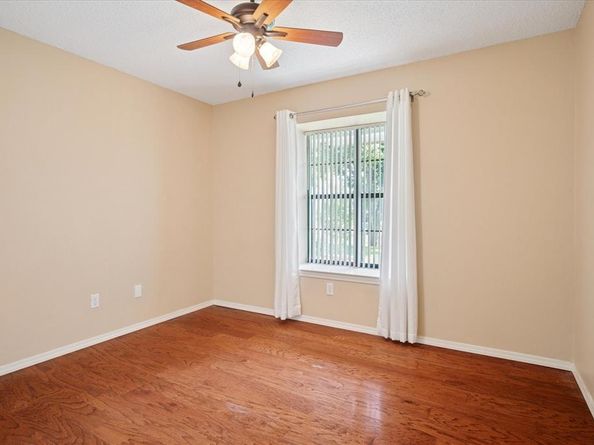 505  Oak Lake  , Lake Dallas Texas 75065