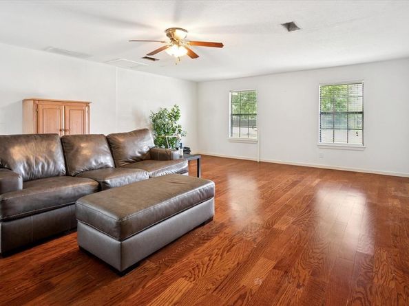 505  Oak Lake  , Lake Dallas Texas 75065