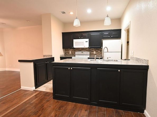 7340  Skillman Street  401, Dallas Texas 75231