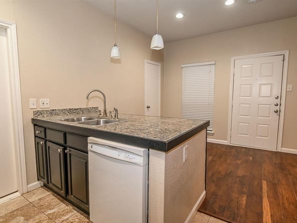 7340  Skillman Street  401, Dallas Texas 75231