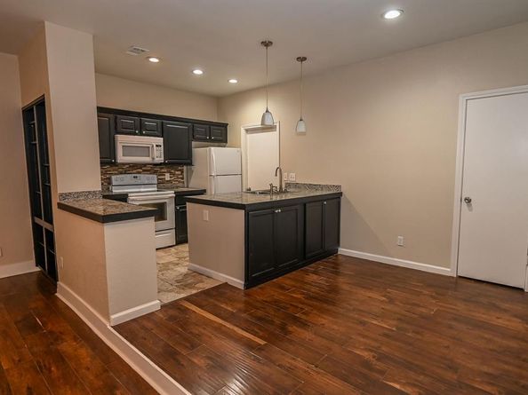 7340  Skillman Street  401, Dallas Texas 75231