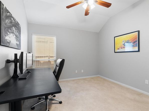 3810  Azure Lane , Addison Texas 75001