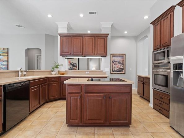 3810  Azure Lane , Addison Texas 75001
