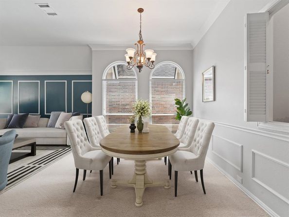 3810  Azure Lane , Addison Texas 75001