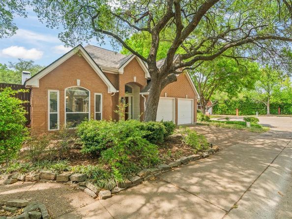 3810  Azure Lane , Addison Texas 75001