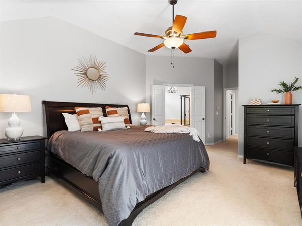 3810  Azure Lane , Addison Texas 75001