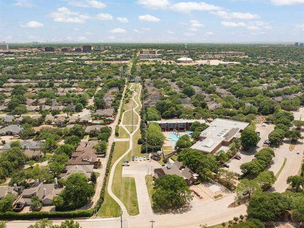 3810  Azure Lane , Addison Texas 75001
