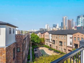 751 S Cesar Chavez Boulevard , Dallas Texas 75201