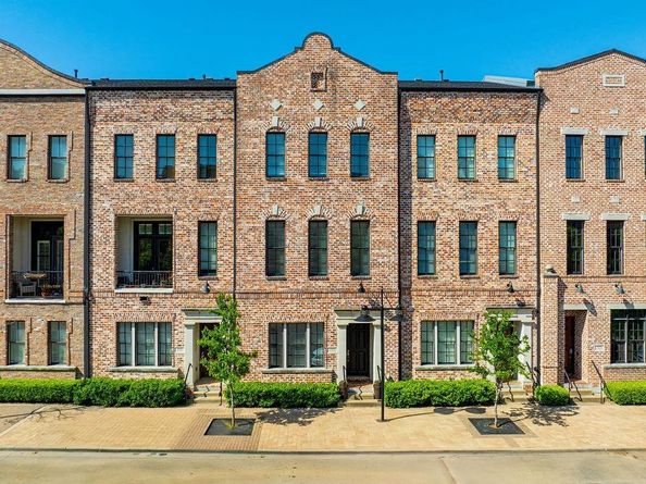 751 S Cesar Chavez Boulevard , Dallas Texas 75201
