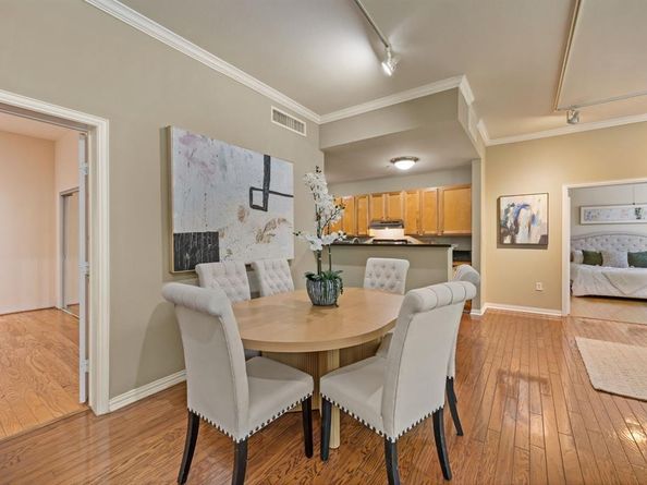 2305  Worthington Street  328, Dallas Texas 75204