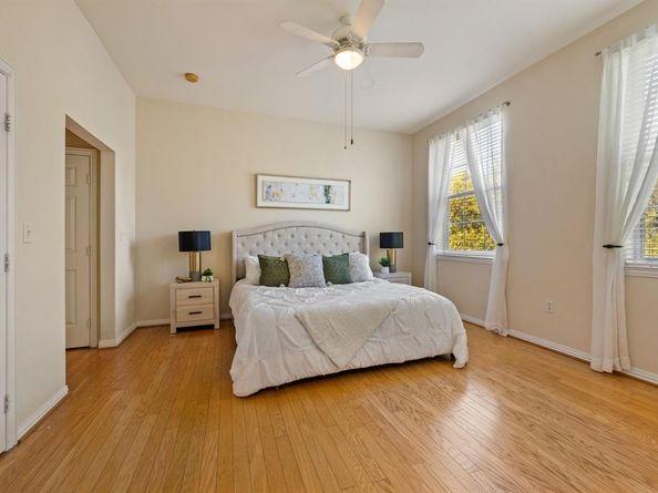 2305  Worthington Street  328, Dallas Texas 75204