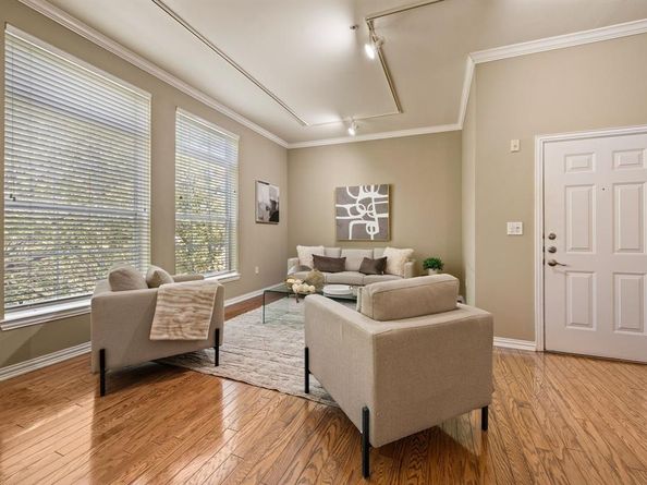 2305  Worthington Street  328, Dallas Texas 75204