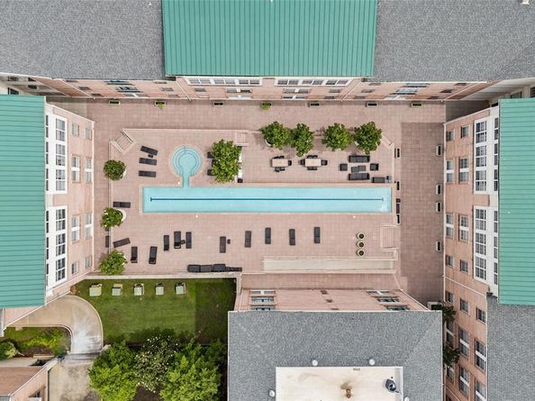 2305  Worthington Street  328, Dallas Texas 75204