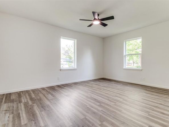 425  Ridgecrest Drive , Hurst Texas 76053