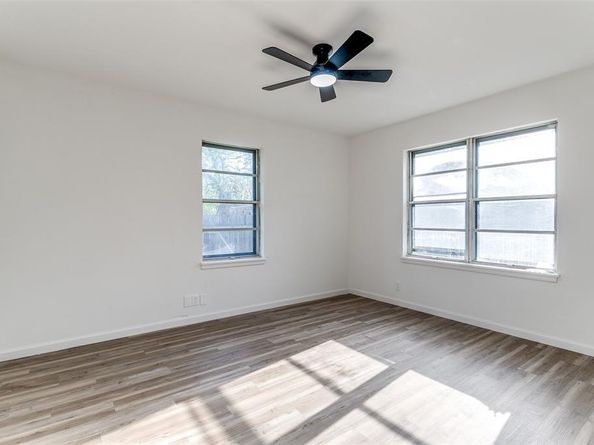 425  Ridgecrest Drive , Hurst Texas 76053