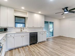 425  Ridgecrest Drive , Hurst Texas 76053