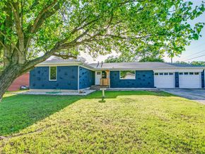 425  Ridgecrest Drive , Hurst Texas 76053