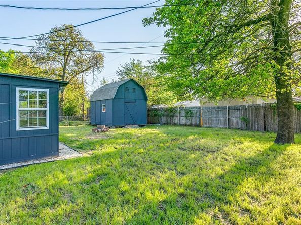 425  Ridgecrest Drive , Hurst Texas 76053