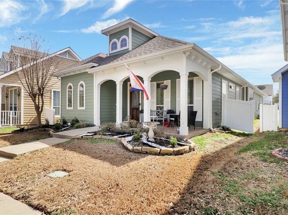 1124  Spanish Moss Drive , Savannah Texas 76227
