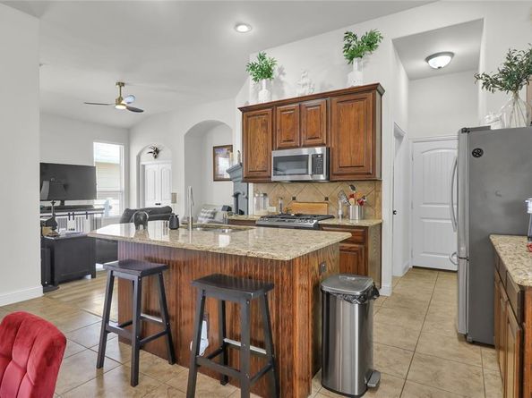1124  Spanish Moss Drive , Savannah Texas 76227