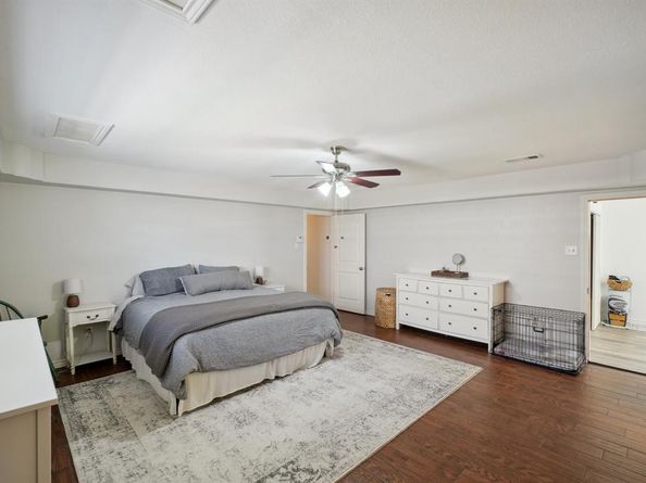 1405  Carriage Lane , Garland Texas 75043
