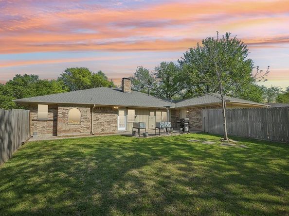 1405  Carriage Lane , Garland Texas 75043