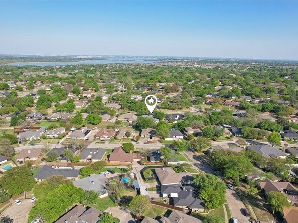 1405  Carriage Lane , Garland Texas 75043