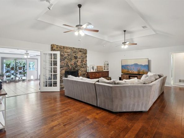 1405  Carriage Lane , Garland Texas 75043