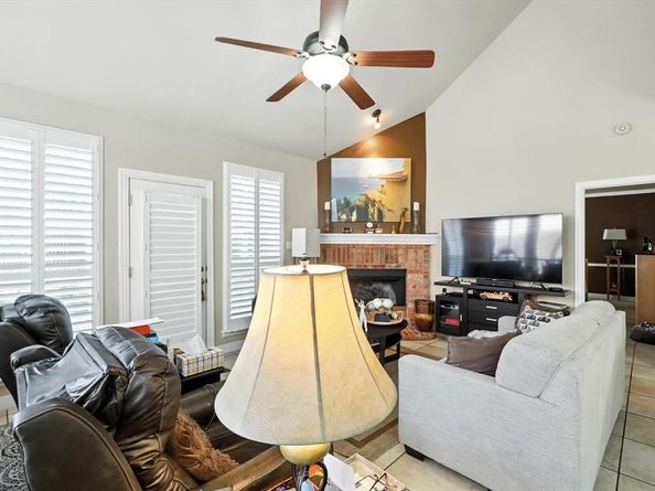 3136  Watercress Circle , Arlington Texas 76012