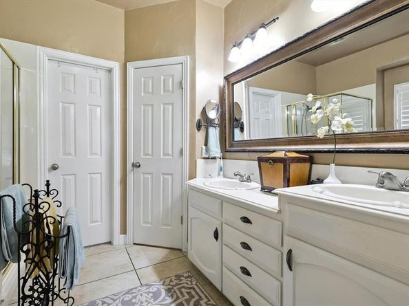 3136  Watercress Circle , Arlington Texas 76012