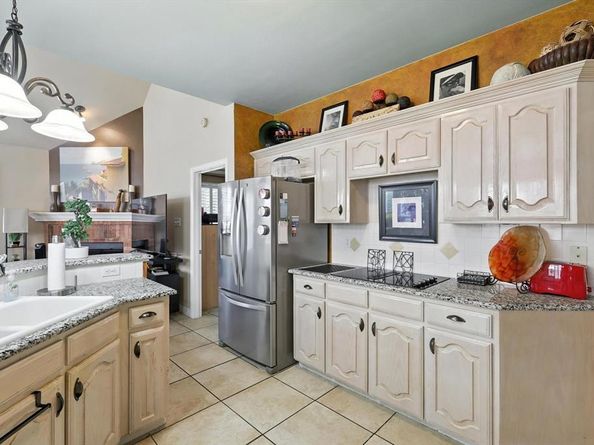 3136  Watercress Circle , Arlington Texas 76012