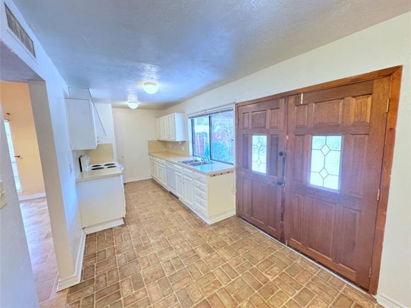 2005 W Sandra Lane , Grand Prairie Texas 75052