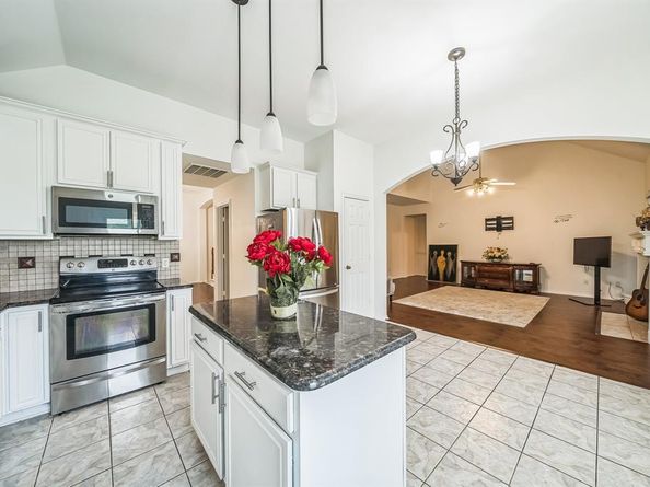 611  Bristlecone Drive , Arlington Texas 76018