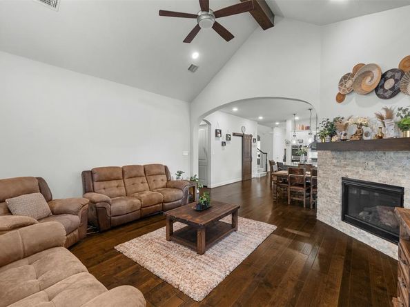 1401  Birds Fort Trail , Arlington Texas 76005