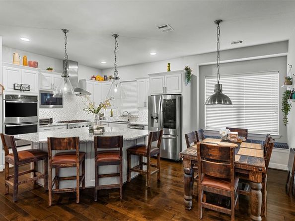 1401  Birds Fort Trail , Arlington Texas 76005