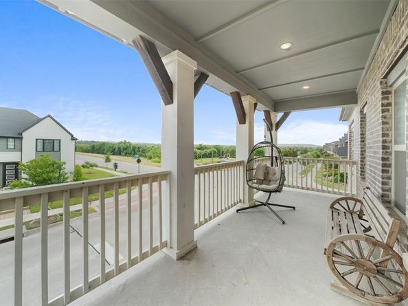1401  Birds Fort Trail , Arlington Texas 76005