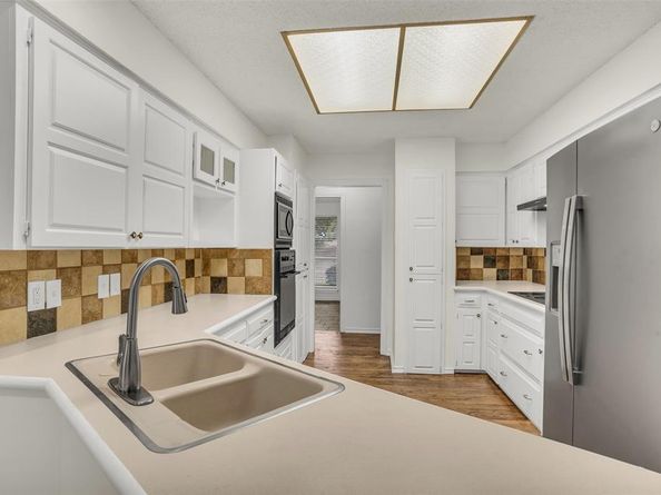 2712  Lincoln Drive , Arlington Texas 76006