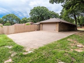 2712  Lincoln Drive , Arlington Texas 76006
