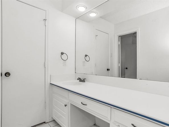 2712  Lincoln Drive , Arlington Texas 76006