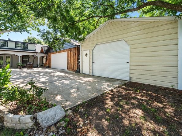 119 N Willow Street , Mansfield Texas 76063