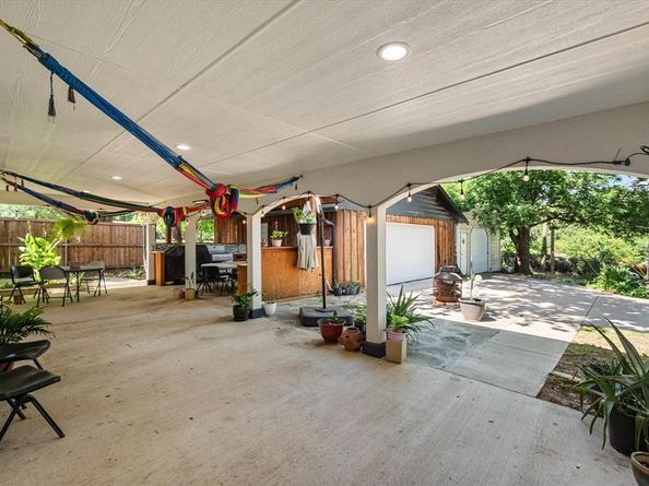 119 N Willow Street , Mansfield Texas 76063