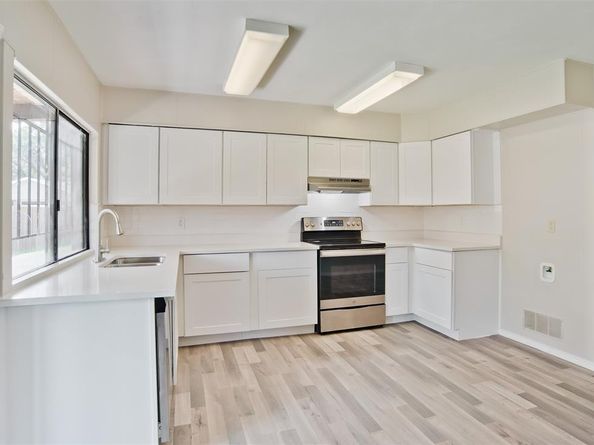 8528  Van Pelt Drive , Dallas Texas 75228